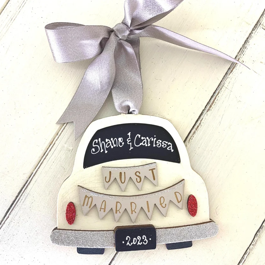 Personalized Wooden Ornament Just Married - Christmas Gift, Ornament For Newly Wed Couple