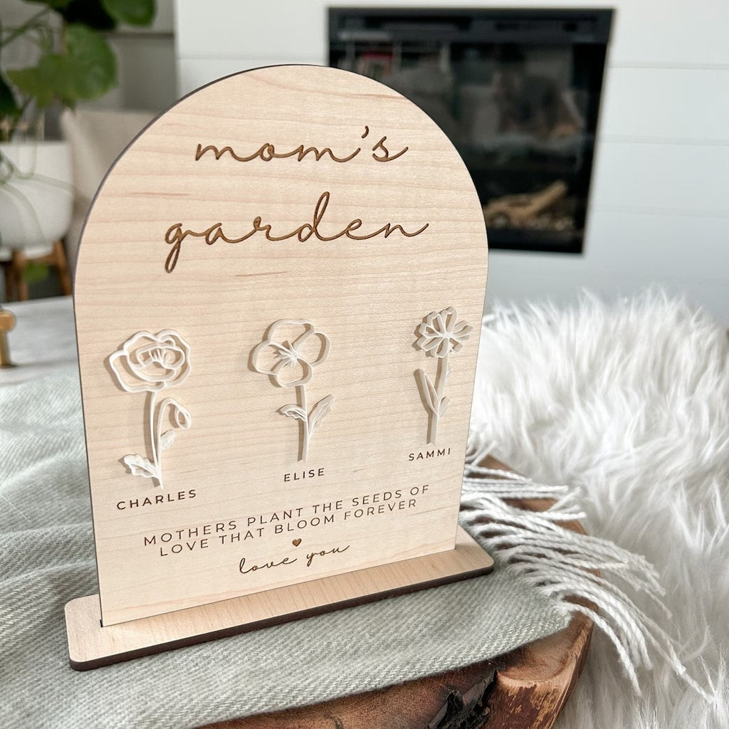 Wooden Family Name Keepsake Sign With Birth Flowers - Gift For Mom