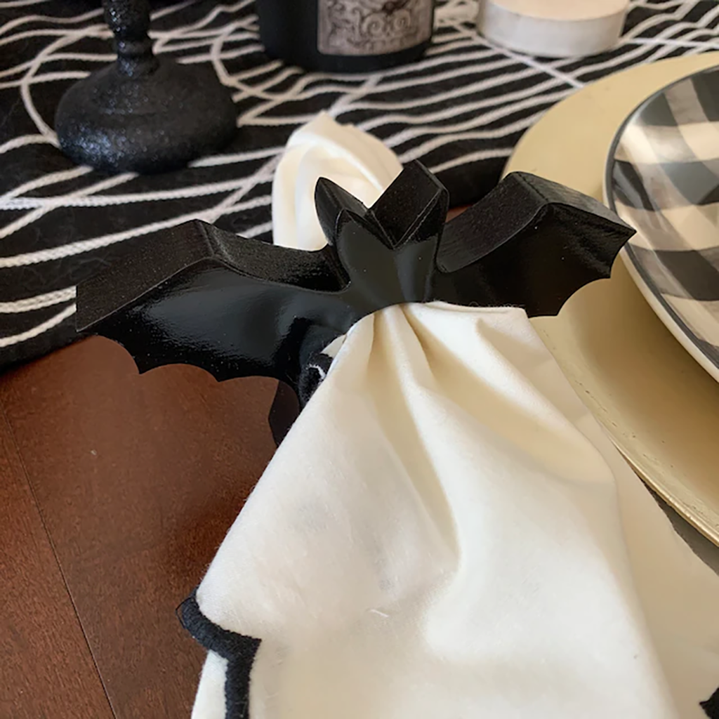 SET Wooden Black Bat Napkin Ring - Halloween Decor