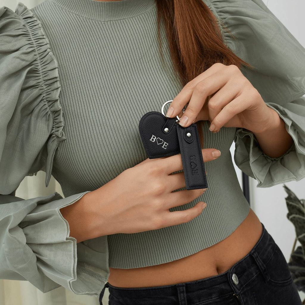 Personalized pebble leather keychain, Perfect gift idea, Minimalist style